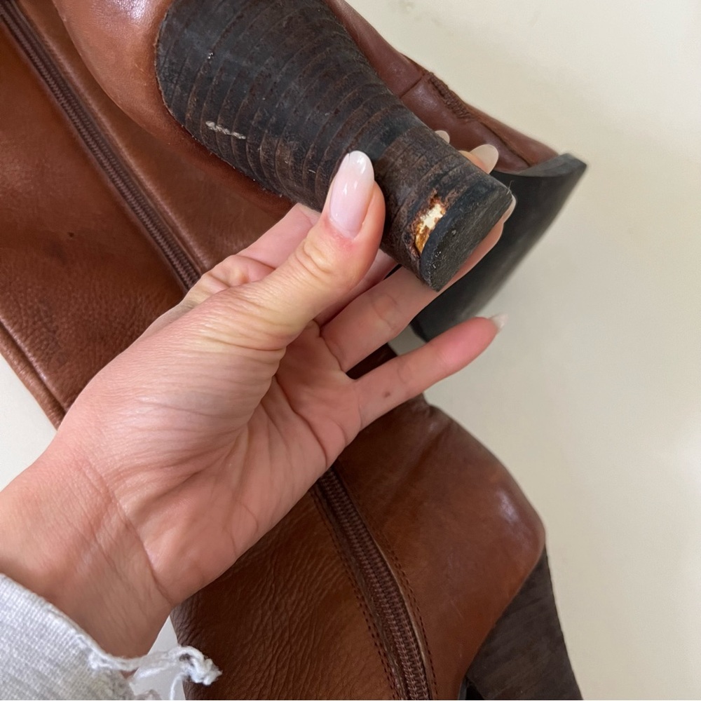 Brown leather heel boots - Picture 4 of 4